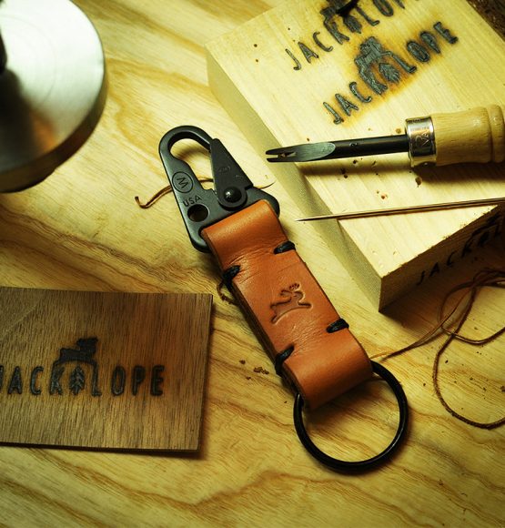 skórzany brelok jackalope leather keychain